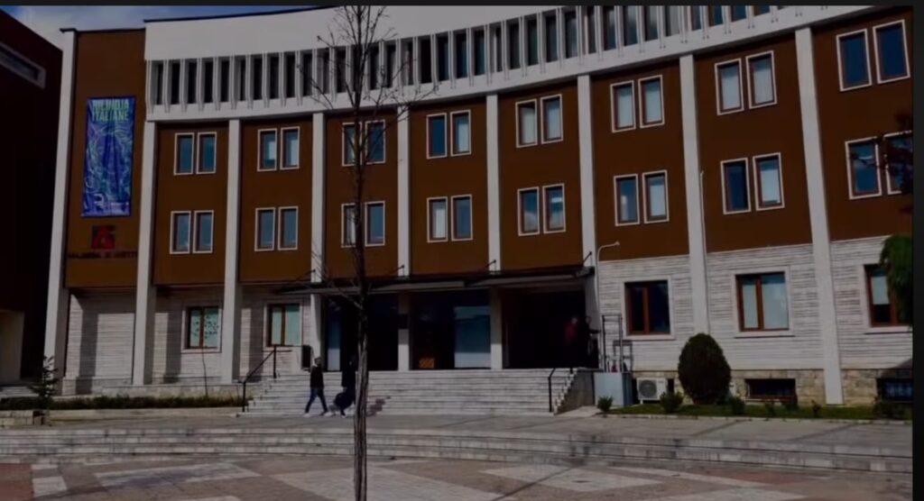 Galeria e Arteve “Guri Madhi”